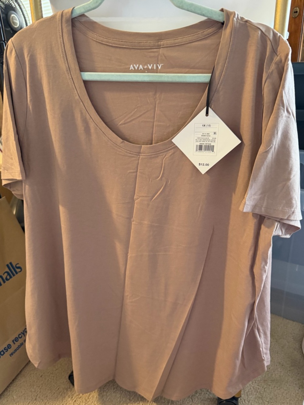 Ava & Viv Short Sleeve Scoop Neck Top in Mauve
